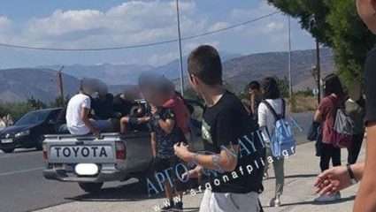 Eλλάδα 2018 – Δεν έχουν σχολικό και μεταφέρουν τους μαθητές στην καρότσα αγροτικού! Eλλάδα 2018 – Δεν έχουν σχολικό και μεταφέρουν τους μαθητές στην καρότσα αγροτικού!