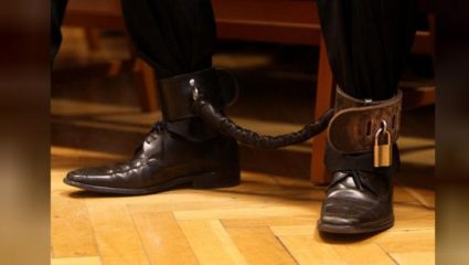 Απίστευτο! Στη φυλακή επειδή πέρασε τα σύνορα Απίστευτο! Στη φυλακή επειδή πέρασε τα σύνορα