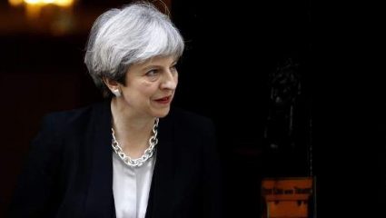 Μέι: Πιθανότερο να κατακτήσει η Αγγλία το Μουντιάλ παρά να ενταχθεί ξανά η Βρετανία στην Ευρωπαϊκή Ένωση Μέι: Πιθανότερο να κατακτήσει η Αγγλία το Μουντιάλ παρά να ενταχθεί ξανά η Βρετανία στην Ευρωπαϊκή Ένωση