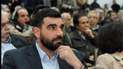 Επίθεση με καδρόνια στον βουλευτή Πέτρο Κωνσταντινέα Επίθεση με καδρόνια στον βουλευτή Πέτρο Κωνσταντινέα
