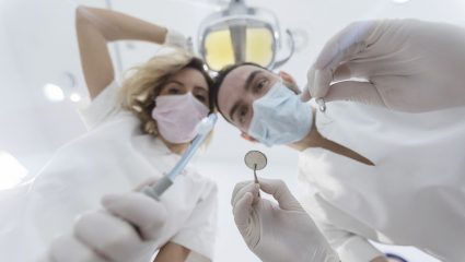 Πώς οι οδοντίατροι μπορούν να γίνουν… παθολόγοι Πώς οι οδοντίατροι μπορούν να γίνουν… παθολόγοι