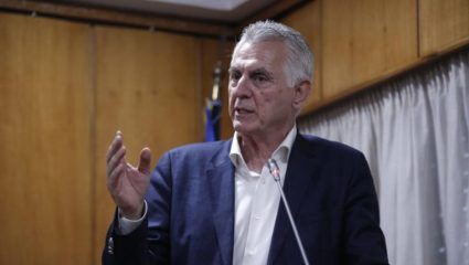Ο δήμαρχος-ντράμερ! Ο δήμαρχος-ντράμερ!