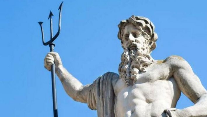 O ιδιαίτερος συμβολισμός της τρίαινας του Ποσειδώνα O ιδιαίτερος συμβολισμός της τρίαινας του Ποσειδώνα