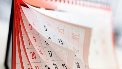 Σεζόν 2018-2019: Όλες οι αργίες και τα τριήμερα Σεζόν 2018-2019: Όλες οι αργίες και τα τριήμερα