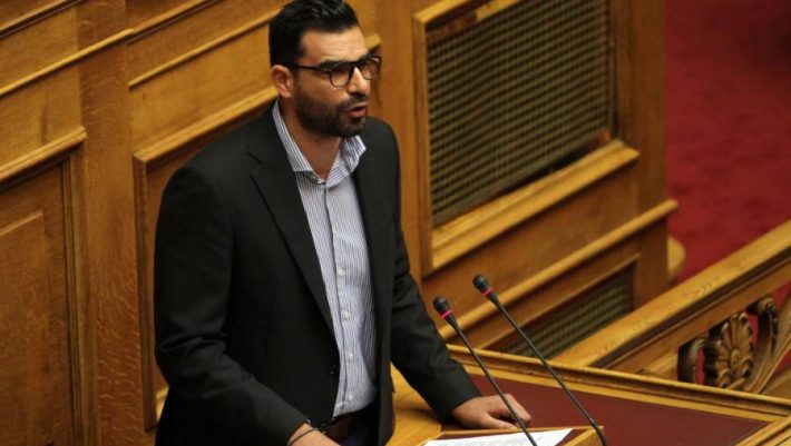 Επίθεση από 30 άτομα καταγγέλει ο Πέτρος Κωνσταντινέας Επίθεση από 30 άτομα καταγγέλει ο Πέτρος Κωνσταντινέας