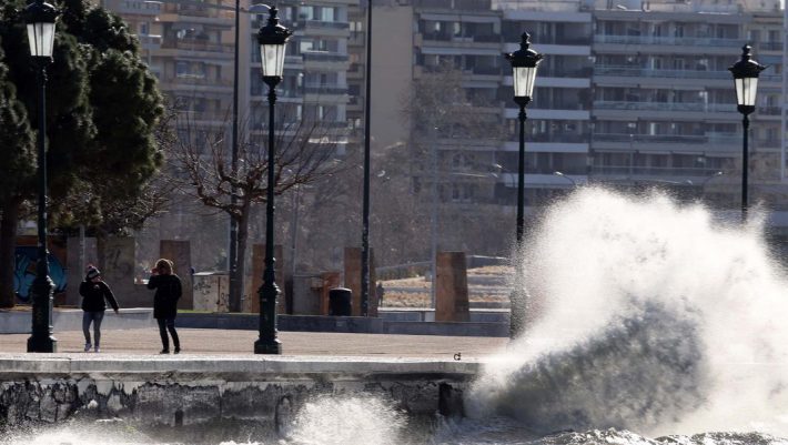 Έρχεται κυκλώνας με 12 μποφόρ και τροπικές καταιγίδες Έρχεται κυκλώνας με 12 μποφόρ και τροπικές καταιγίδες