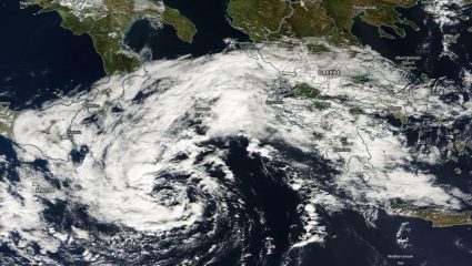 Προσοχή! Οι μετεωρολόγοι προειδοποιούν για τον Μεσογειακό κυκλώνα που θα σαρώσει την Ελλάδα Προσοχή! Οι μετεωρολόγοι προειδοποιούν για τον Μεσογειακό κυκλώνα που θα σαρώσει την Ελλάδα