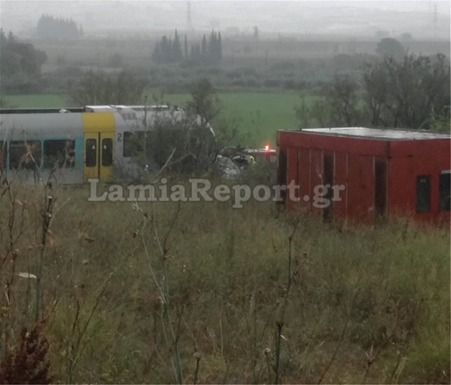 Τραγική κατάληξη στη σύγκρουση τρένου με αυτοκίνητο στη Φθιώτιδα: Μια νεκρή και δύο τραυματίες