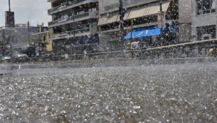Χάος: Πού έχει διακοπεί η κυκλοφορία στην Αττική Χάος: Πού έχει διακοπεί η κυκλοφορία στην Αττική