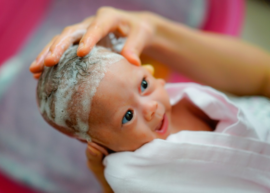 Πέντε πράγματα που πρέπει να ξέρεις για τα πρώτα μπάνια του μωρού σου