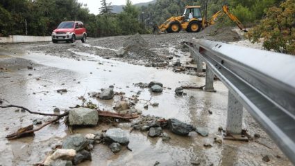 Παραμένουν τρεις αγνοούμενοι από το πέρασμα του κυκλώνα Παραμένουν τρεις αγνοούμενοι από το πέρασμα του κυκλώνα