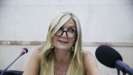 Τρέμε Κυριάκο: Στην… αγκαλιά του Μπράντλεϊ Κούπερ η Μαρέβα (ΦΩΤΟ) Τρέμε Κυριάκο: Στην… αγκαλιά του Μπράντλεϊ Κούπερ η Μαρέβα (ΦΩΤΟ)