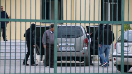 Αρκίτσα: Στη φυλακή το «σατανικό» ζευγάρι Αρκίτσα: Στη φυλακή το «σατανικό» ζευγάρι