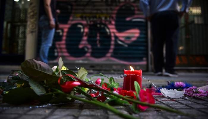 Νέο βίντεο - ντοκουμέντο με τον Ζακ Κωστόπουλο λίγο πριν μπει στο κοσμηματοπωλείο Νέο βίντεο - ντοκουμέντο με τον Ζακ Κωστόπουλο λίγο πριν μπει στο κοσμηματοπωλείο