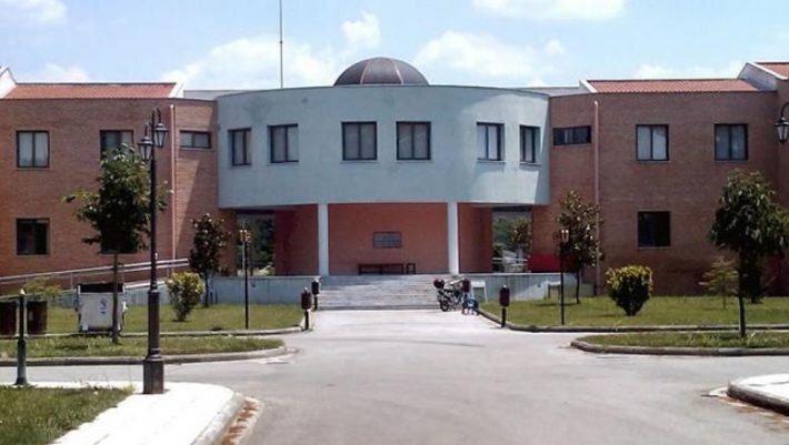 Αυτός είναι ο «καθηγητής Φακελάκης»- Δείτε τι δήλωνε στην κάμερα το 2004 (ΒΙΝΤΕΟ) Αυτός είναι ο «καθηγητής Φακελάκης»- Δείτε τι δήλωνε στην κάμερα το 2004 (ΒΙΝΤΕΟ)