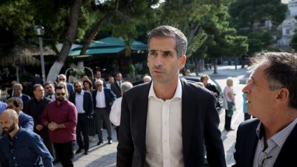 Απίστευτος διάλογος Μπακογιάννη – Σπίρτζη: «Σε μένα ρε γατάκι;» (ΒΙΝΤΕΟ) Απίστευτος διάλογος Μπακογιάννη – Σπίρτζη: «Σε μένα ρε γατάκι;» (ΒΙΝΤΕΟ)