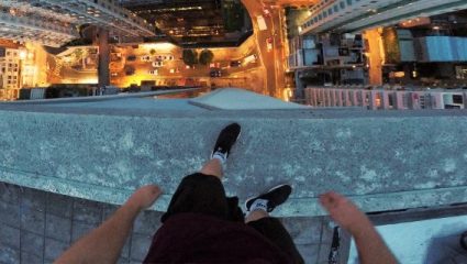 Oι selfies του… θανάτου! Από το 2011, 259 άτομα έχουν χάσει τη ζωή τους για μία φωτογραφία! Oι selfies του… θανάτου! Από το 2011, 259 άτομα έχουν χάσει τη ζωή τους για μία φωτογραφία!