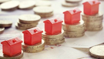 Νέος κίνδυνος για τα νοικοκυριά: Πλάνο για 50.000 πλειστηριασμούς Νέος κίνδυνος για τα νοικοκυριά: Πλάνο για 50.000 πλειστηριασμούς