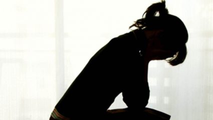 Ανήλικη επιχείρησε να αυτοκτονήσει επειδή την εκβίαζε ο πρώην σύντροφός της Ανήλικη επιχείρησε να αυτοκτονήσει επειδή την εκβίαζε ο πρώην σύντροφός της