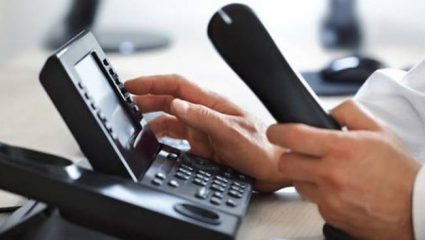 Έλληνας ευρωβουλευτής: «Παρακολουθούν τα τηλέφωνά μου» Έλληνας ευρωβουλευτής: «Παρακολουθούν τα τηλέφωνά μου»