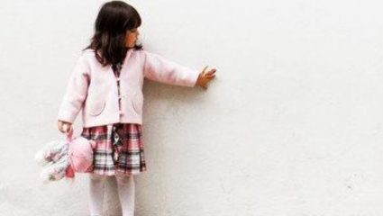 Το παιδί μου έχει έναν φανταστικό φίλο που παίζει και κοιμάται μαζί του! Πρέπει να ανησυχήσω; Το παιδί μου έχει έναν φανταστικό φίλο που παίζει και κοιμάται μαζί του! Πρέπει να ανησυχήσω;