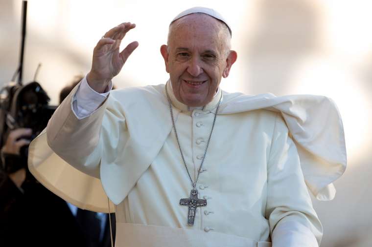 Αναστάτωση στο Βατικανό με ατύχημα του πάπα!