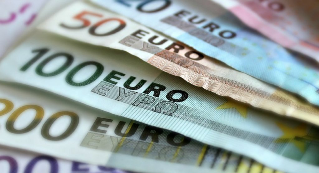 Επίδομα μέχρι 600 ευρώ το χρόνο: Ποιες οικογένειες το δικαιούνται