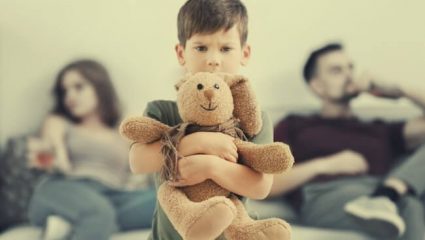 Διαζύγιο και παιδιά: Πως τους το λέμε; Διαζύγιο και παιδιά: Πως τους το λέμε;