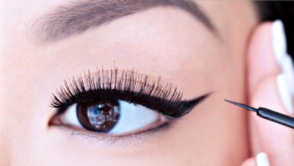 Γνωρίζετε τους κινδύνους του eyeliner; Γνωρίζετε τους κινδύνους του eyeliner;