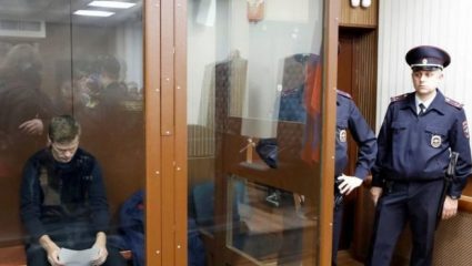 Oι διάσημοι ποδοσφαιριστές που θα ζήσουν το δικό τους «εξπρές του Μεσονυχτίου» στη φυλακή Oι διάσημοι ποδοσφαιριστές που θα ζήσουν το δικό τους «εξπρές του Μεσονυχτίου» στη φυλακή