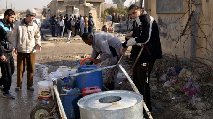 «Θερίζει» το μολυσμένο νερό στο Ιράκ
