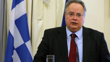 Σε οριακή κατάσταση η κυβέρνηση: απειλεί με παραίτηση ο Κοτζιάς – «Όποιος νιώθει δυσφορία, να φύγει» απαντά ο Τζανακόπουλος Σε οριακή κατάσταση η κυβέρνηση: απειλεί με παραίτηση ο Κοτζιάς – «Όποιος νιώθει δυσφορία, να φύγει» απαντά ο Τζανακόπουλος