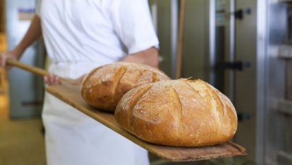 Φουρνάρισα αποκαλύπτει πως σας εξαπατούν με το ψωμί! Φουρνάρισα αποκαλύπτει πως σας εξαπατούν με το ψωμί!