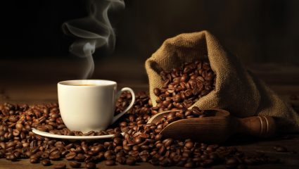 Προσοχή! Πόσες θερμίδες έχει ο καφές που πίνετε; Προσοχή! Πόσες θερμίδες έχει ο καφές που πίνετε;