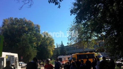 Έκρηξη σε κολλέγιο στην Κριμαία – Αναφορές για δέκα νεκρούς και πενήντα τραυματίες (ΒΙΝΤΕΟ) Έκρηξη σε κολλέγιο στην Κριμαία – Αναφορές για δέκα νεκρούς και πενήντα τραυματίες (ΒΙΝΤΕΟ)