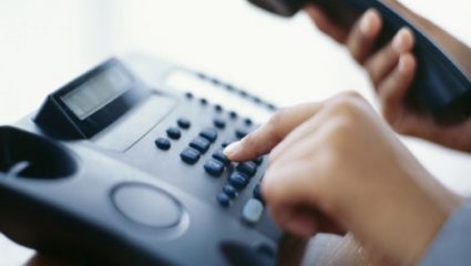Καθηγήτρια απολύθηκε για ανάρμοστη συμπεριφορά: τηλεφώνησε σε μαθητή της 700 φορές! Καθηγήτρια απολύθηκε για ανάρμοστη συμπεριφορά: τηλεφώνησε σε μαθητή της 700 φορές!