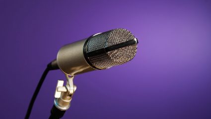 Πασίγνωστος τραγουδιστής πουλάει δονητή με το πρόσωπό του Πασίγνωστος τραγουδιστής πουλάει δονητή με το πρόσωπό του