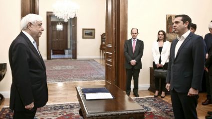 Ορκίστηκε υπουργός Εξωτερικών ο Αλέξης Τσίπρας – BINTEO Ορκίστηκε υπουργός Εξωτερικών ο Αλέξης Τσίπρας – BINTEO