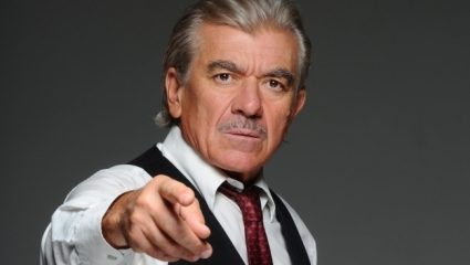 Ο Γιώργος Γιαννόπουλος αποκαλύπτει την ηλικία της συντρόφου του και… σοκάρει Ο Γιώργος Γιαννόπουλος αποκαλύπτει την ηλικία της συντρόφου του και… σοκάρει