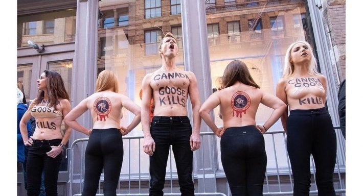 Νέα Υόρκη: Έβγαλαν τις μπλούζες τους για την προστασία των κογιότ