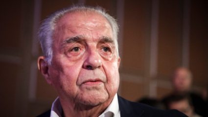 Με… Καβάφη σχολίασε την παραίτηση Κοτζιά ο Φλαμπουράρης Με… Καβάφη σχολίασε την παραίτηση Κοτζιά ο Φλαμπουράρης