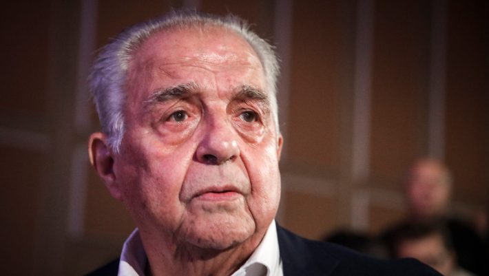 Με... Καβάφη σχολίασε την παραίτηση Κοτζιά ο Φλαμπουράρης Με... Καβάφη σχολίασε την παραίτηση Κοτζιά ο Φλαμπουράρης