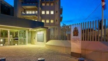 Ο Ρουβίκωνας ανέλαβε την ευθύνη για την επίθεση στην πρεσβεία του Καναδά Ο Ρουβίκωνας ανέλαβε την ευθύνη για την επίθεση στην πρεσβεία του Καναδά