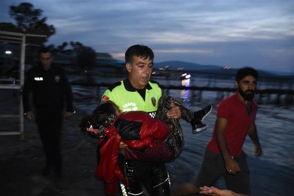 Ναυάγιο με μετανάστες ανοιχτά στην Κω - Δύο νεκροί (ΒΙΝΤΕΟ)