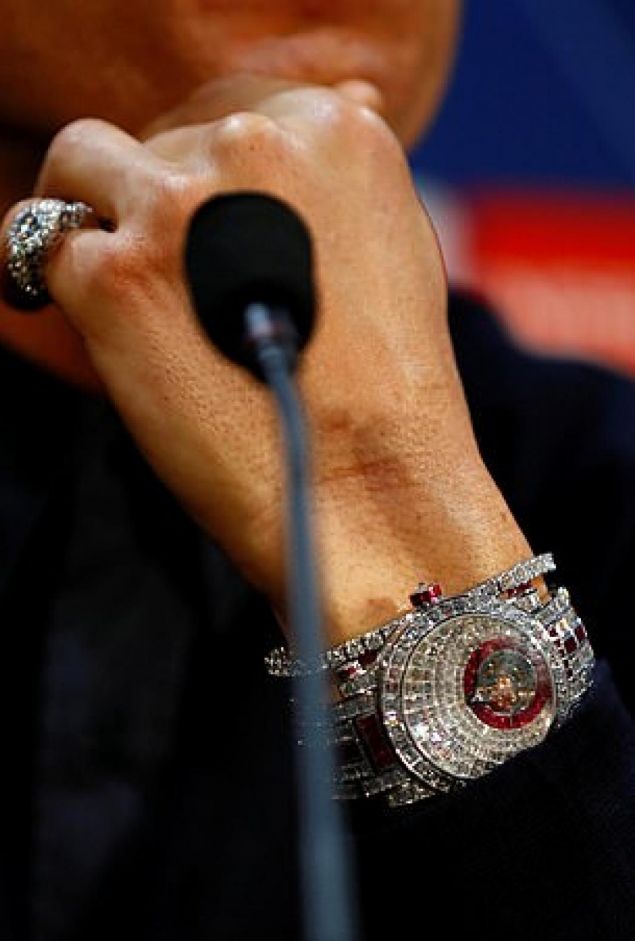 Πόσο; Ρολόι 2 εκ.ευρώ φοράει ο Ρονάλντο -Με 424 διαμάντια! (ΦΩΤΟ)