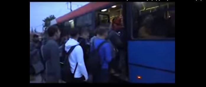 Ασύλληπτο βίντεο: Σα τις σαρδέλες μαθητές σε αστικό λεωφορείο της Θεσσαλονίκης