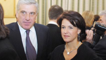 Κάτι τρέχει με τον Γιάννο… Κάτι τρέχει με τον Γιάννο…