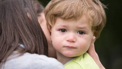 Tέσσερις τρόποι για να σταματήσετε τη γκρίνια του παιδιού Tέσσερις τρόποι για να σταματήσετε τη γκρίνια του παιδιού