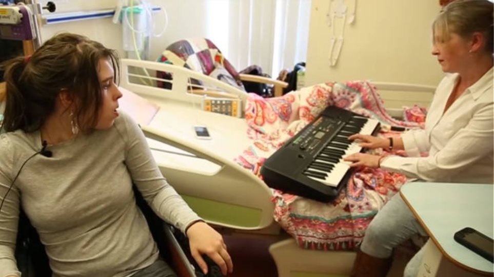 Ραγίζουν καρδιές: μητέρα παίζει Evanescence στο πιάνο και ξυπνά από το κώμα την 14χρονη κόρη της (ΒΙΝΤΕΟ)