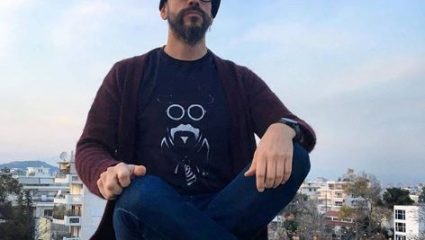 Συγκλόνισε ο Μουζουράκης: «Αισθάνθηκα τον νεκρό πατέρα μου…» (BINTEO) Συγκλόνισε ο Μουζουράκης: «Αισθάνθηκα τον νεκρό πατέρα μου…» (BINTEO)